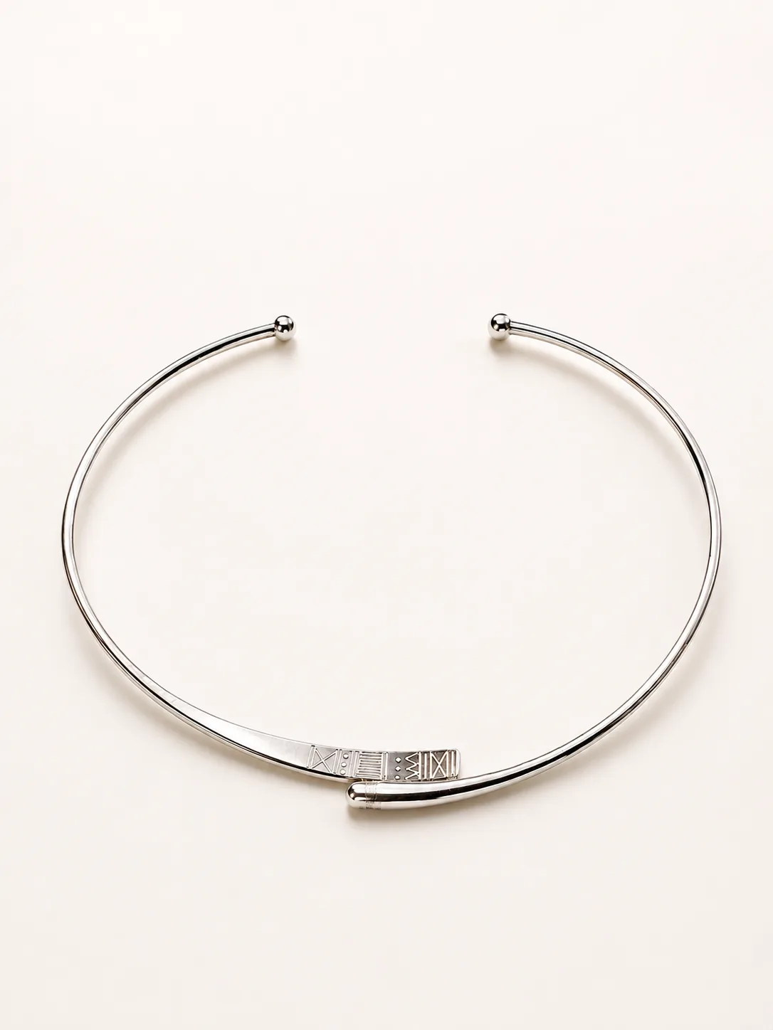 Collier tour de cou Azalaï en bronze plaqué argent 925, bijou touareg Sahelia Créations